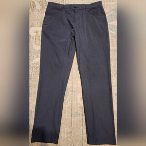 Vuori Meta Athletic Slim Pants. Size 32. Charcoal Gray. Like New.